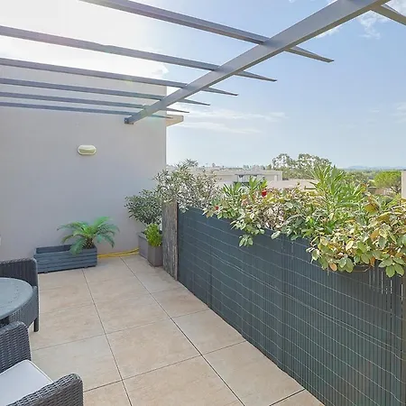 Air-conditioned South-facing Apartment Hyeres