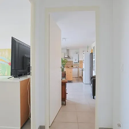 Air-conditioned South-facing Hyeres